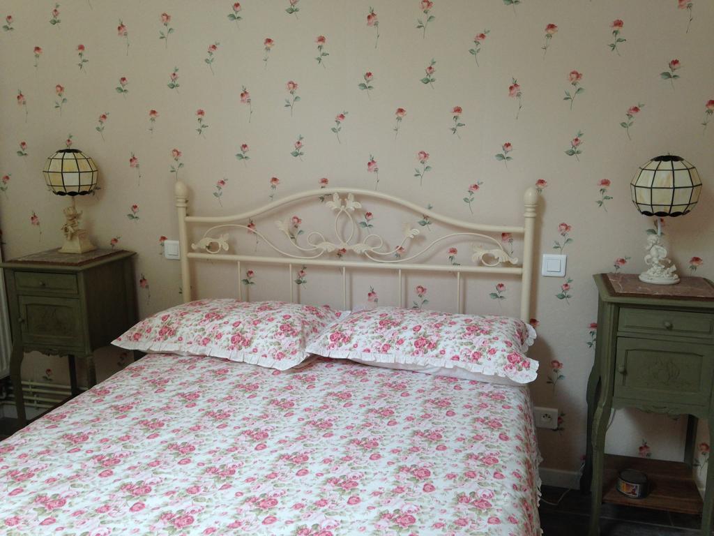 L'Auberge Des Oiseaux Chantants Willeman Room photo
